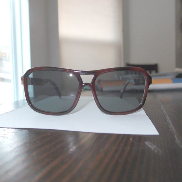 FOSTER GRANT vintage sunglasses-iski style-nylon frame-taiwan display picture 1